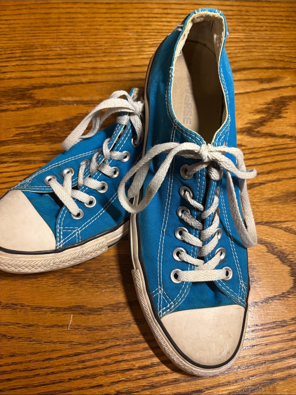 Men's Low-Top Athletic Sneakers in Teal Blue